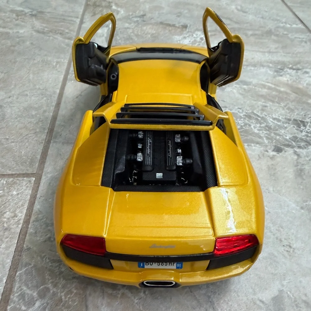 maisto bright yellow
